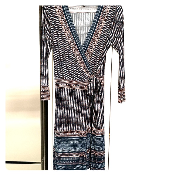 BCBGMaxAzria Dresses & Skirts - BCBG MaxAzria wrap dress worn once XXS